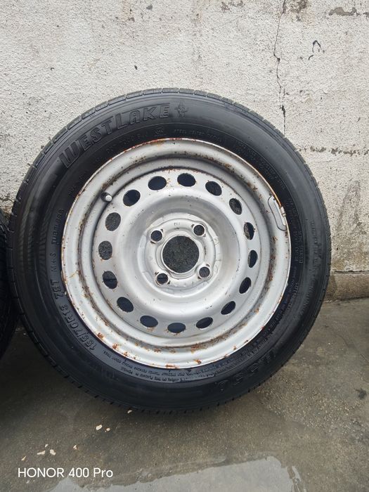 Jante com pneus 155/70 R13 NEGOCIAVEL