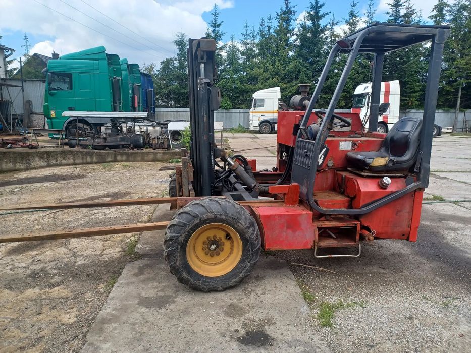 Moffett M 9  Wózek widłowy Moffet M 9