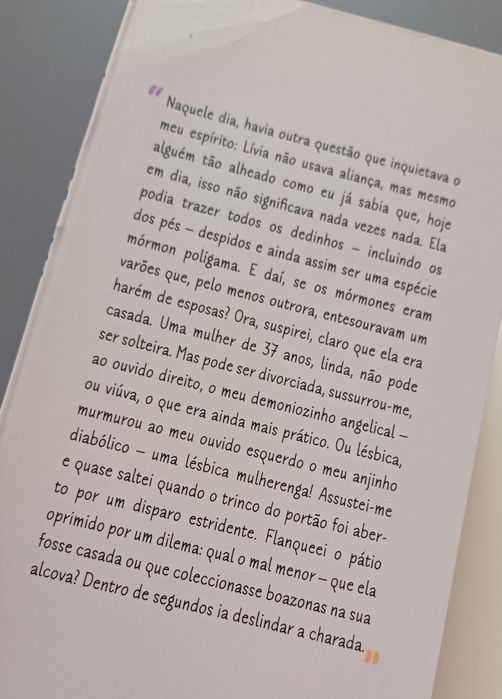 Livro - O Amor É Um Lugar Comum