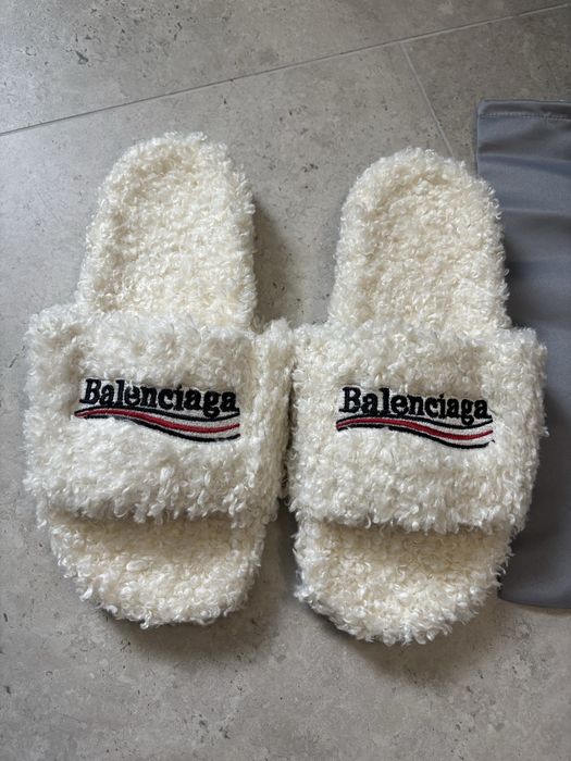 (42-44)Balenciaga fur slides kapcie klapki białe