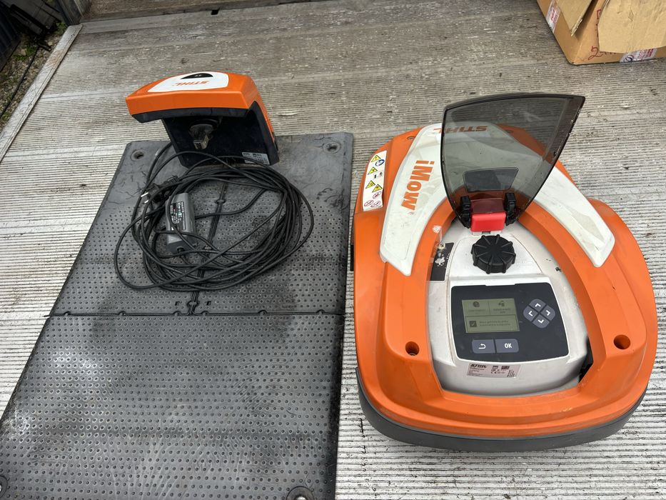 Robot koszący + Stacja  kosiarka Stihl RMi 422.0 / 422.1 PC Gwarancja