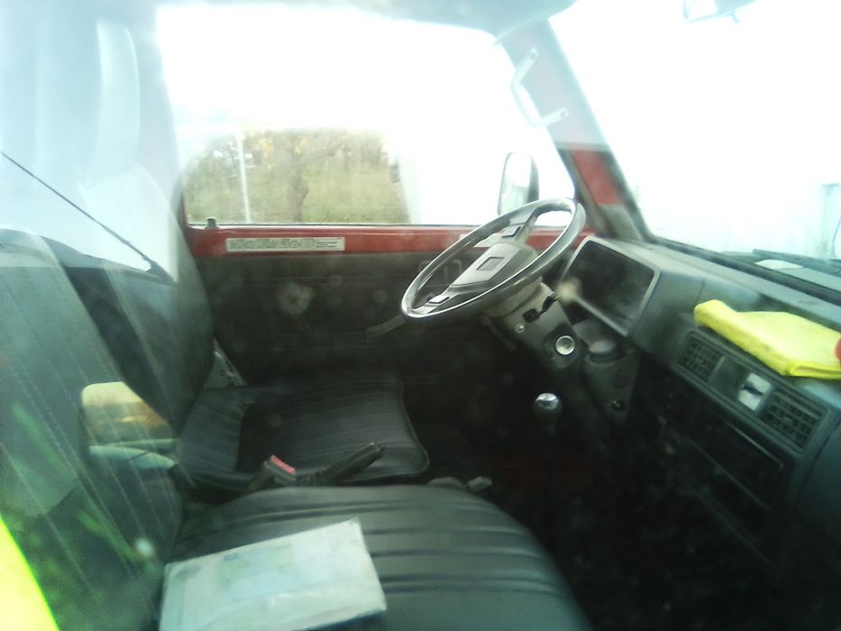 Mazda E2200 pickup