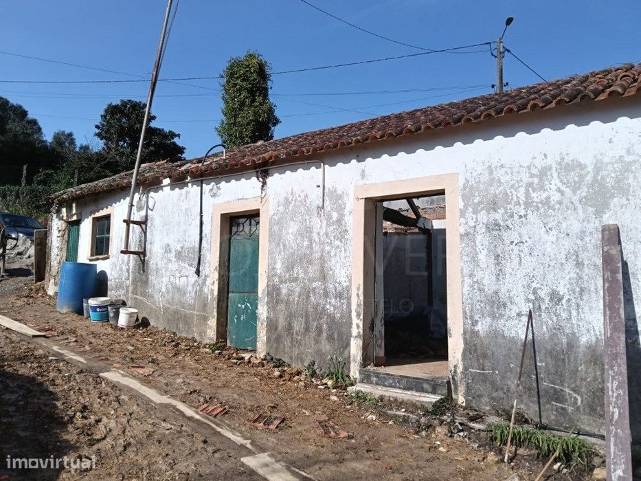 Moradia T3 em processo de reabilitação, Lanheses