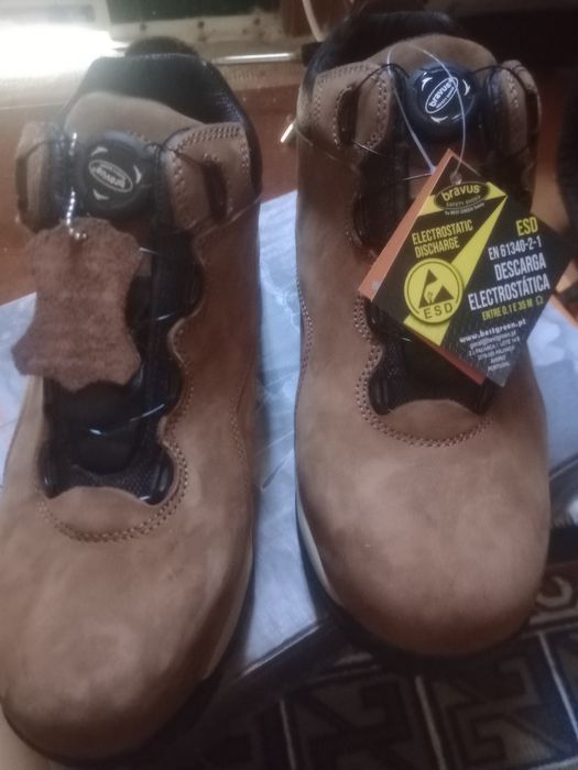 Bota de segurança no trabalho