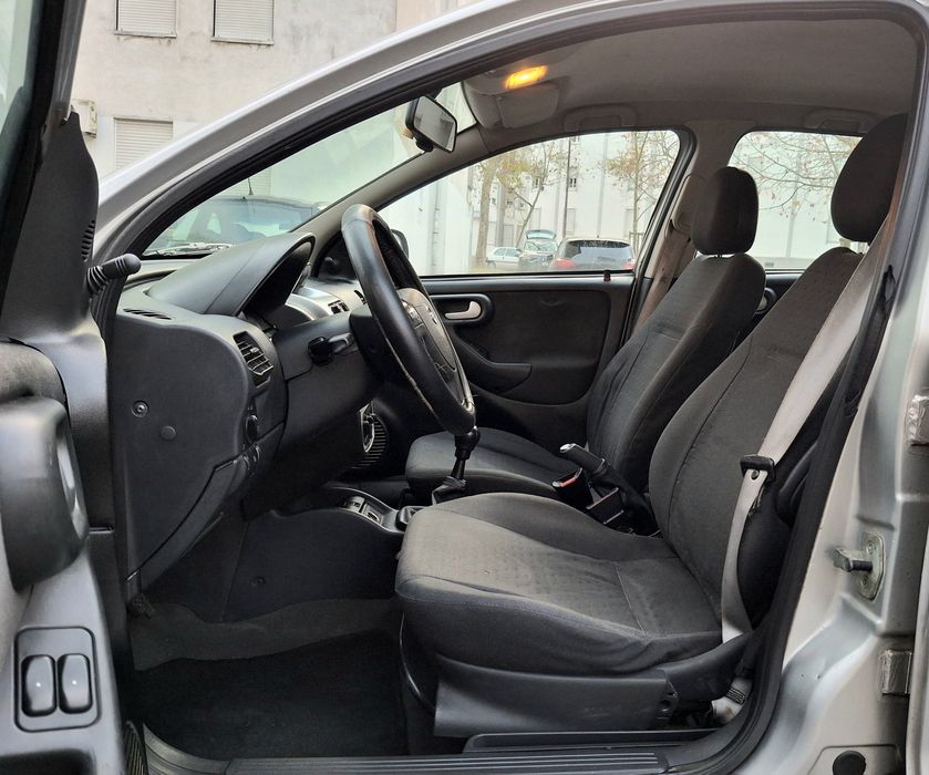 Opel Corsa 1.2i 75cv Nacional 03