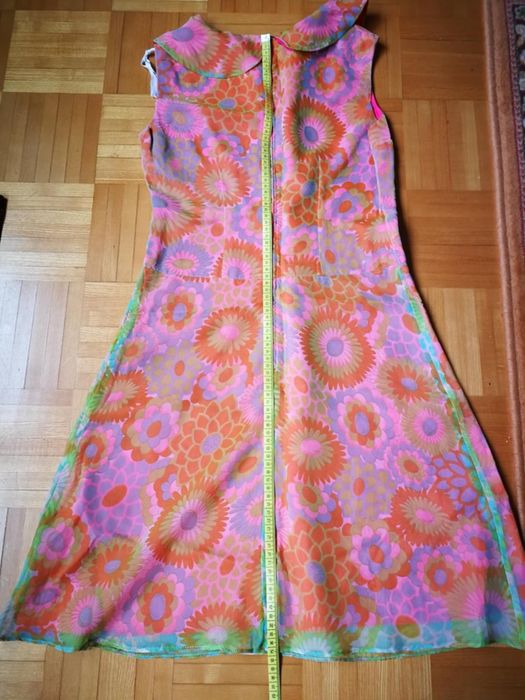 sukienka retro w kwiaty lata '70