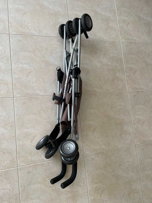 Carrinho de passeio dobrável tipo bengala