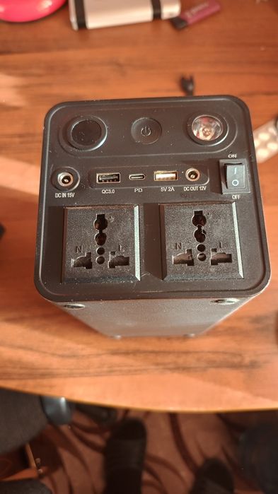 Продам зарядную станцию  300 ват 90000mah