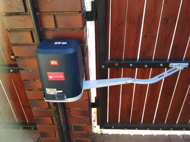 napędy bram  bramy garażowe bramy ogrodzeniowe  sprzedaż montaż serwis