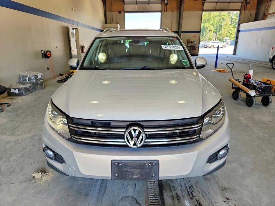 2016 VOLKSWAGEN tiguan