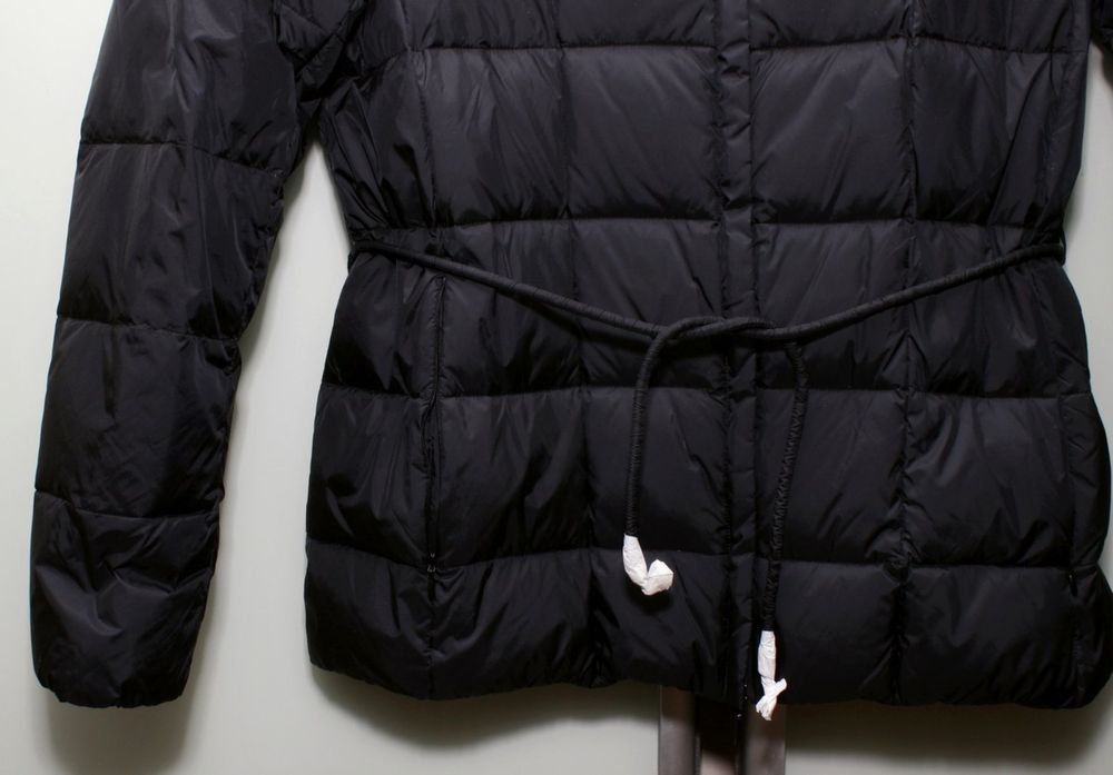 новий пуховик Geox