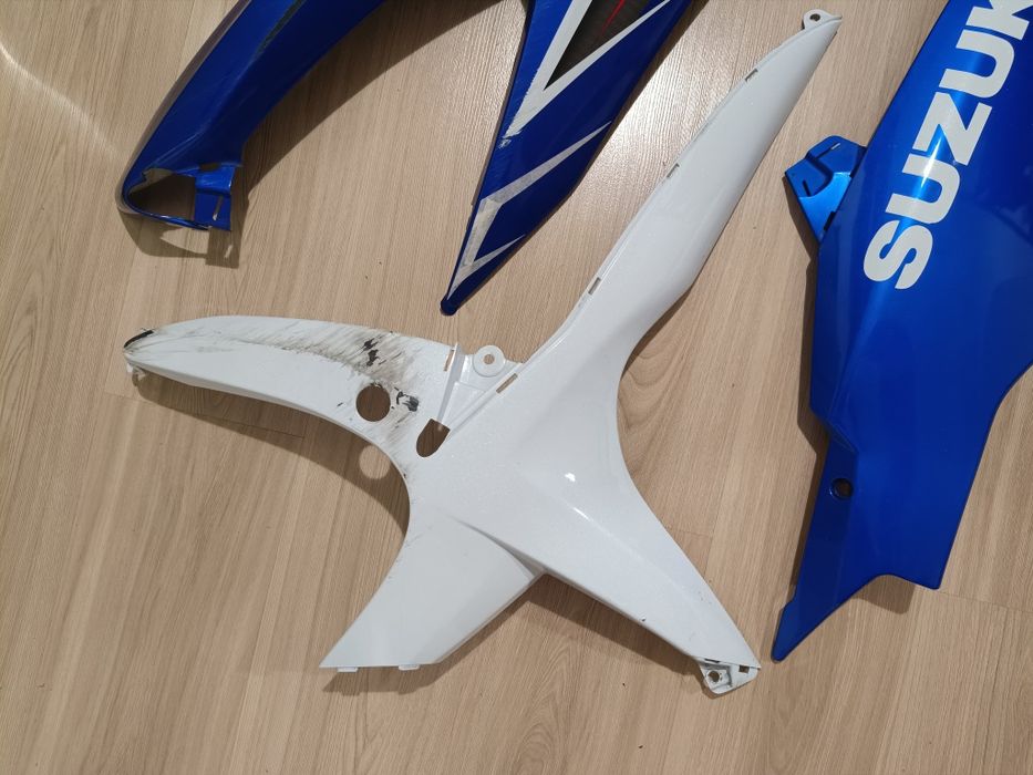Owiewką Suzuki GSX-R 600-750 k8k9L0