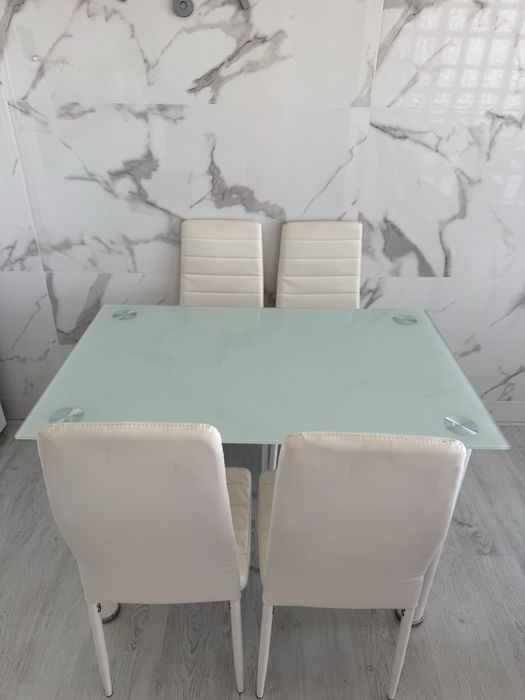 Conjunto Mesa de vidro com 4 cadeiras