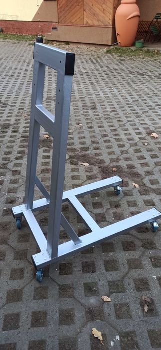 Wózek serwisowy pod silnik zaburtowy