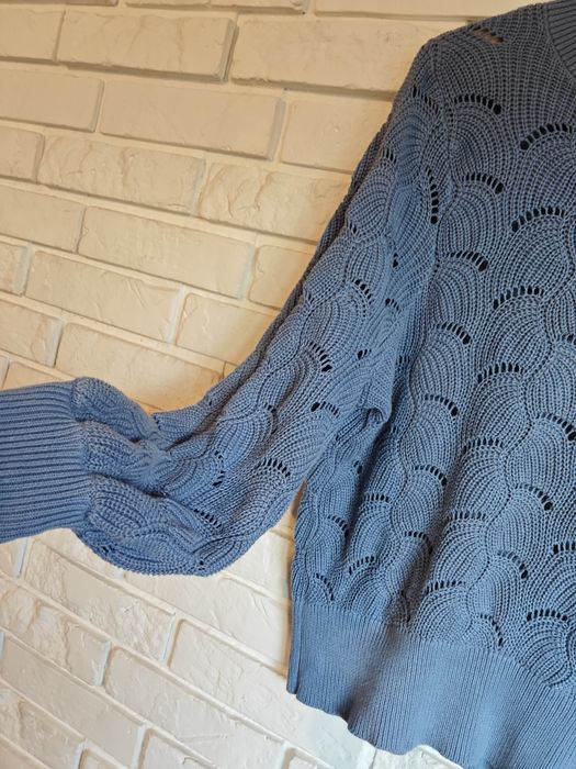 Bawełniany ażurowy niebieski luźny sweter selected famme