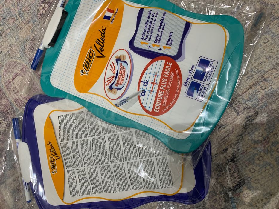 Ardósia apagável com caneta e apagador