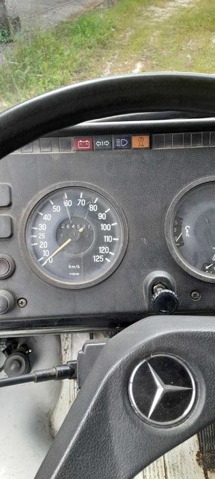 Mercedes 407D 2.4 Diesel 1983 Clássica