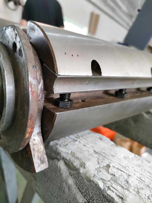 SERWIS MASZYN Regeneracja wałów nożowych i posuwowych