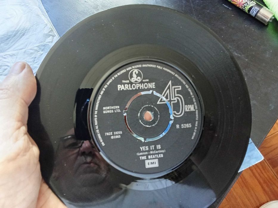 Original UK single The Beatles re-edição