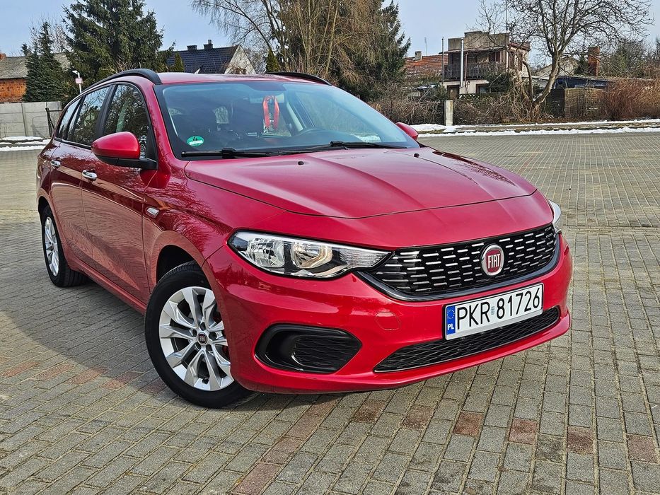 Fiat Tipo 1.4 benzyna klimatronic nawigacja serwisowany 2 komplety opon