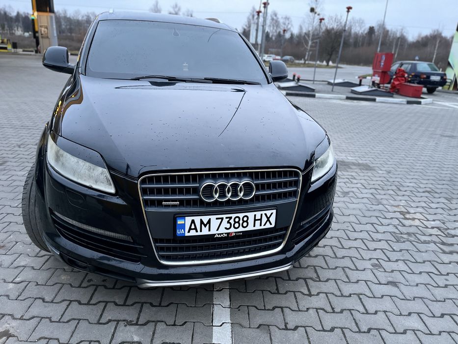Продам власний автомобіль Audi Q7