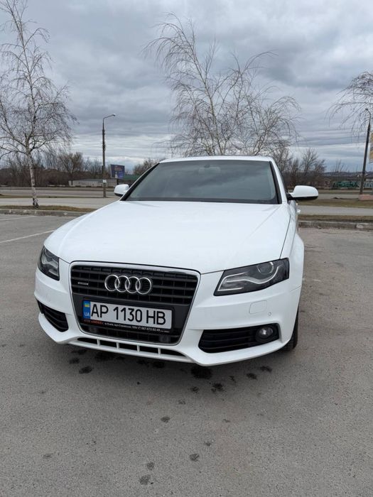Продаж Audi A4 2012 року