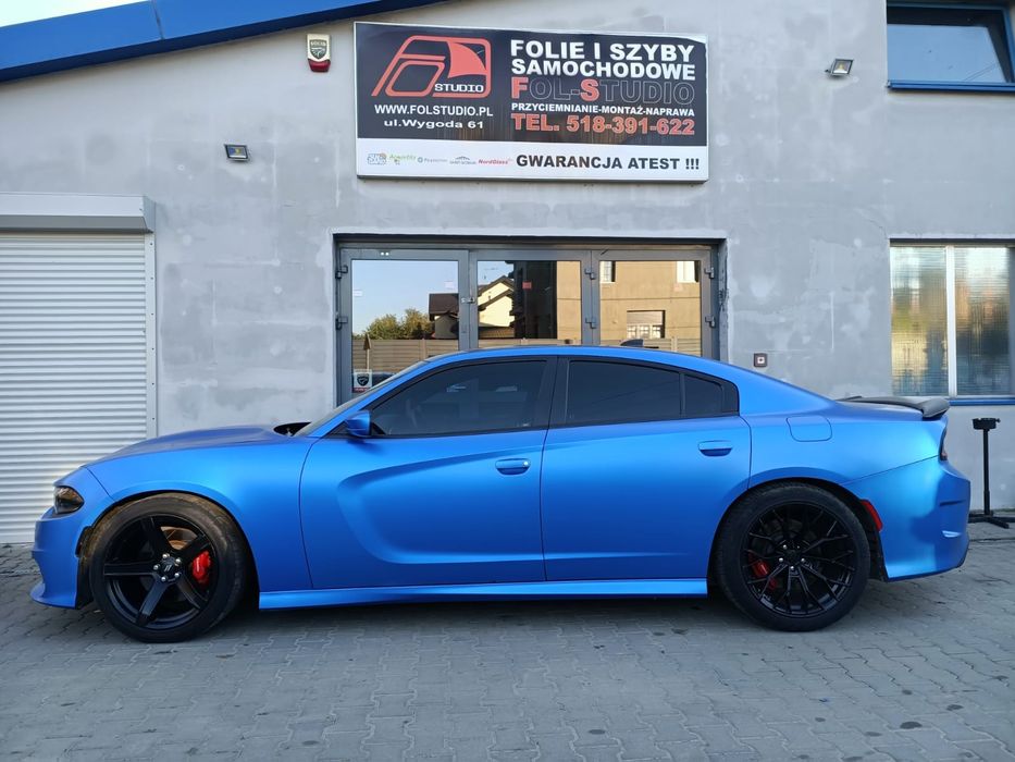 Zabezpieczenie karoseri  lakieru  samochodu bezbarwną folią PPF