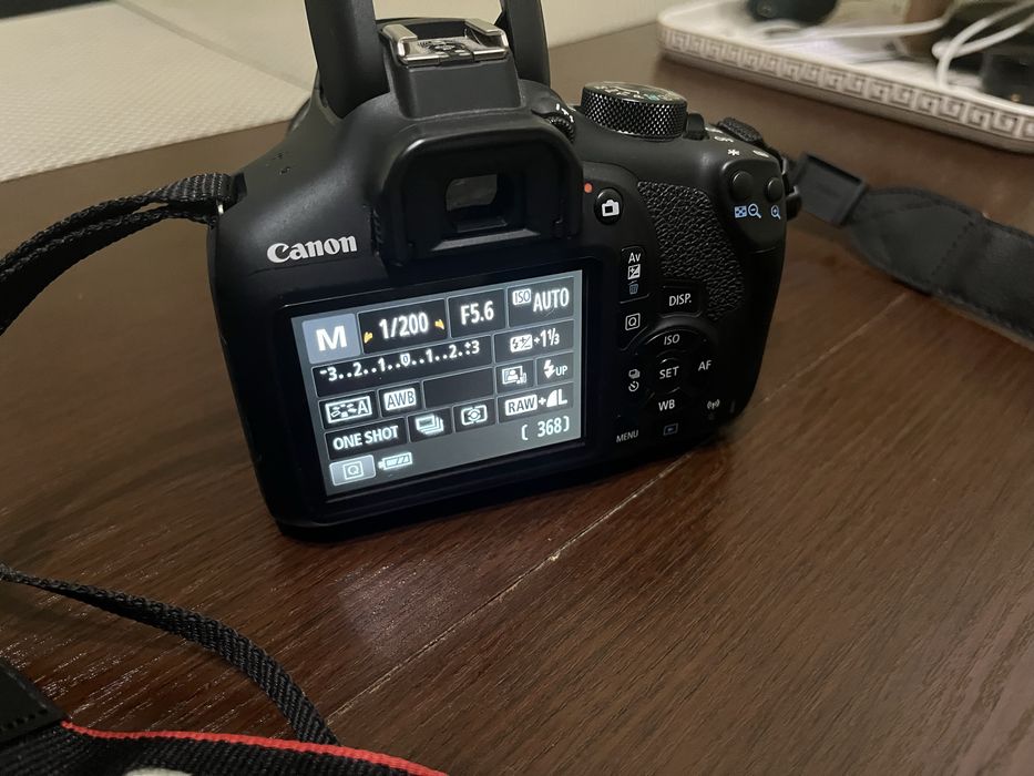 Фотоапарат Canon EOS 1300D