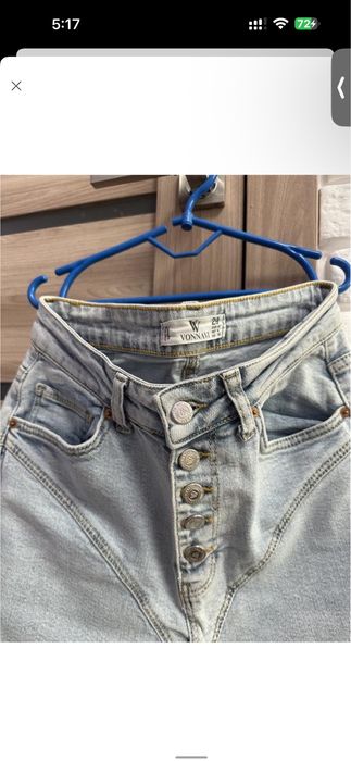 Продам нові джинсові шорти м-л з кокеткою/імітацією трусиків