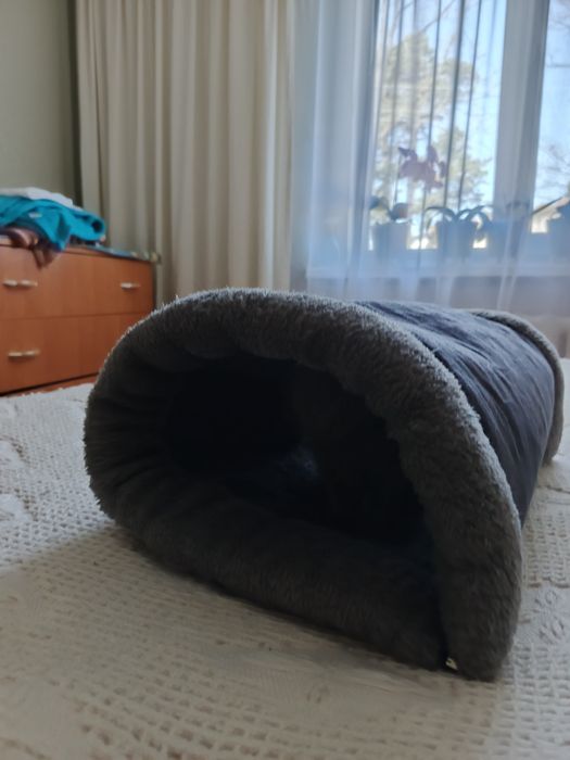 Лежанка, печера для котів