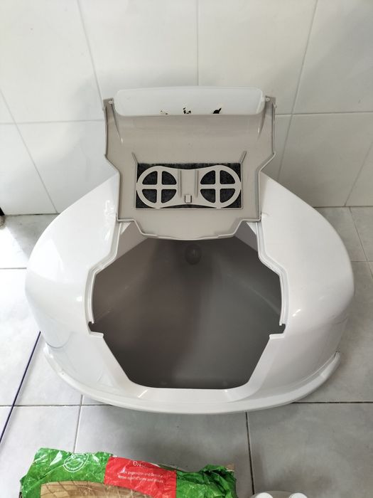 Casota para gato com alguns extras