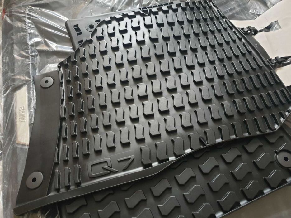 Оригінальні коврики Audi Q7 4L