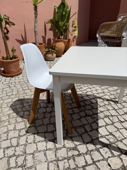 Mesa e cadeira criança