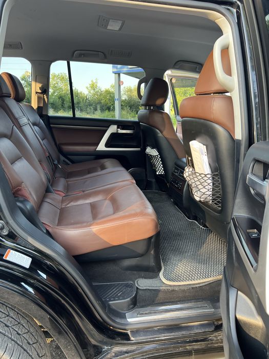 Продається Toyota Land Cruiser 200 2020 рік