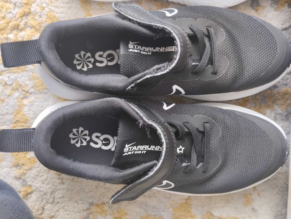 Sapatilhas: Nike criança; gênero feminino