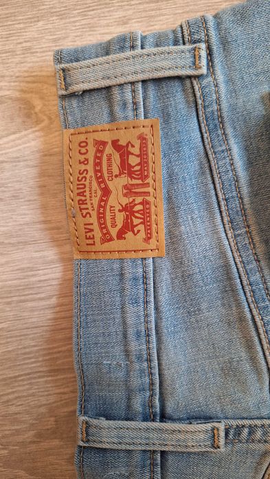 Шорти Levi's оригінал. Розмір S-М. 50% на ЗСУ