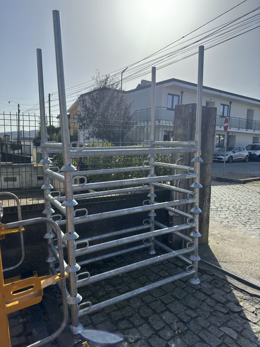 Palete porta escoras galvanizada desmontavel