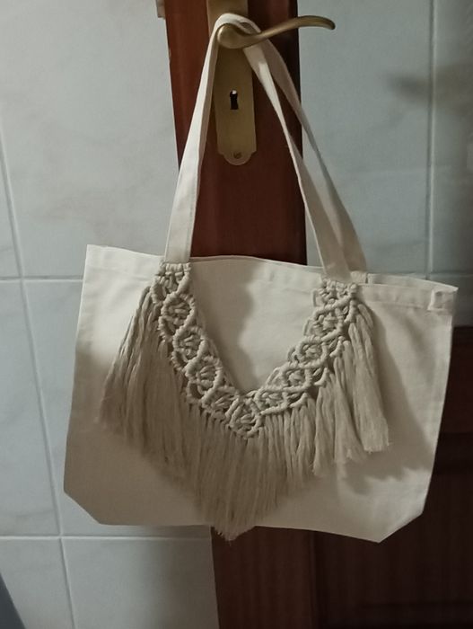 Sacos decorados em macramé
