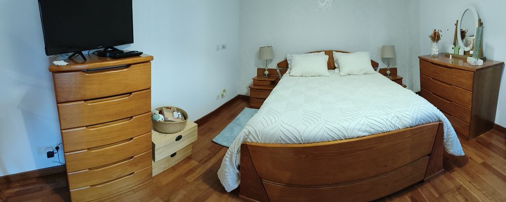 Mobília de quarto madeira maciça