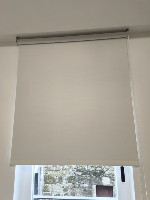 Estores de rolo branco