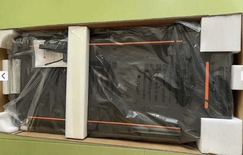 Бігова доріжка з кутом нахилу/ 120кг/ 10км/год/ компактна бігова