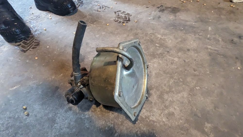 Вакуумний підсилювач гальм  Москвич