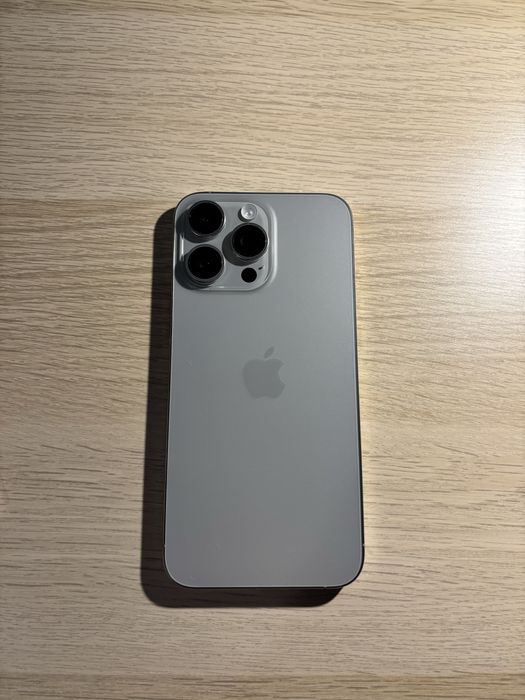 iPhone 15 pro max 256 GB, bateria 91%