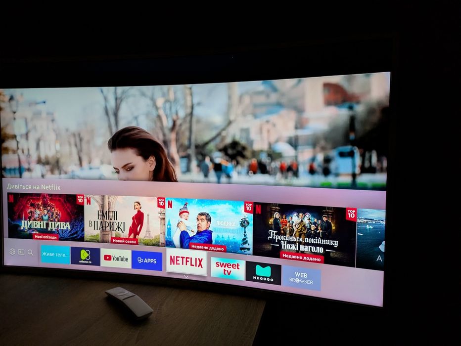 Samsung 43 " 4K smart  curved вигнутий телевізор