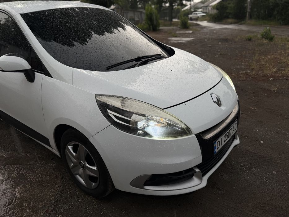 RENAULT MEGANE SCENIC  2012 р.в, рест к9к на механ-6