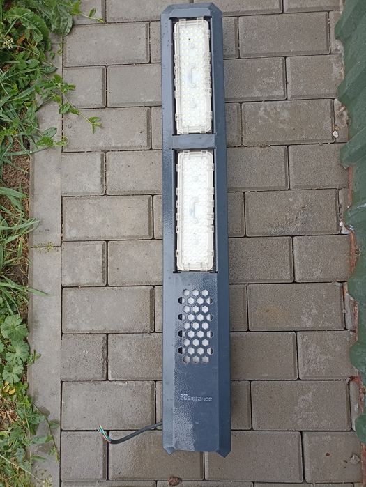 Вуличний фонар Maxus