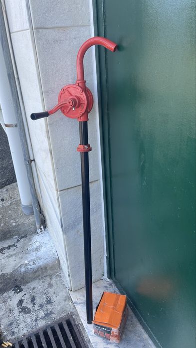 Bomba manual rotativa