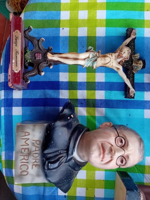 Conjunto de Figuras Religiosas