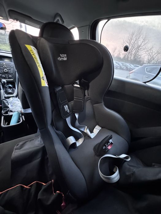 Fotelik samochodowy 9–25 kg  – zadbany