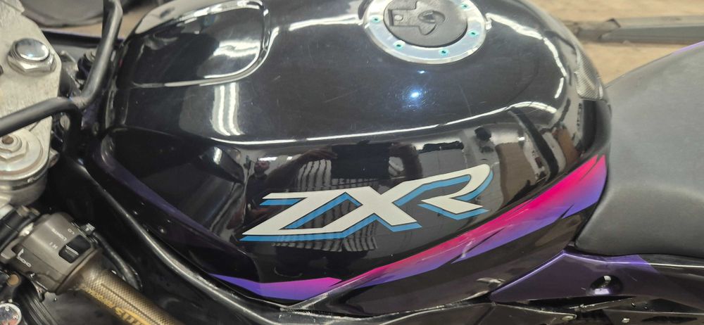 Kawasaki zxr 750 L